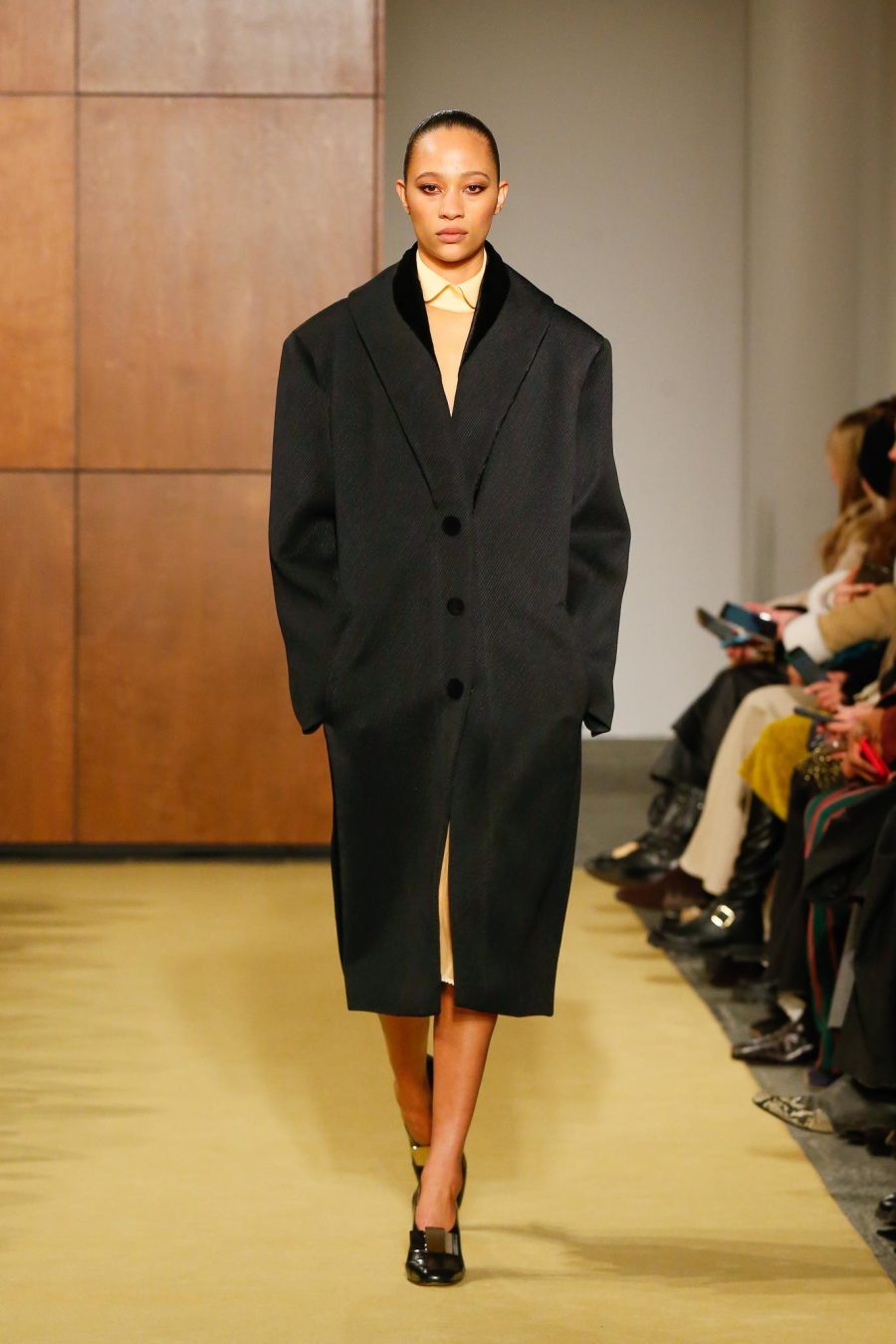 TB_FW26_SHOW_LOOK_042_2X3